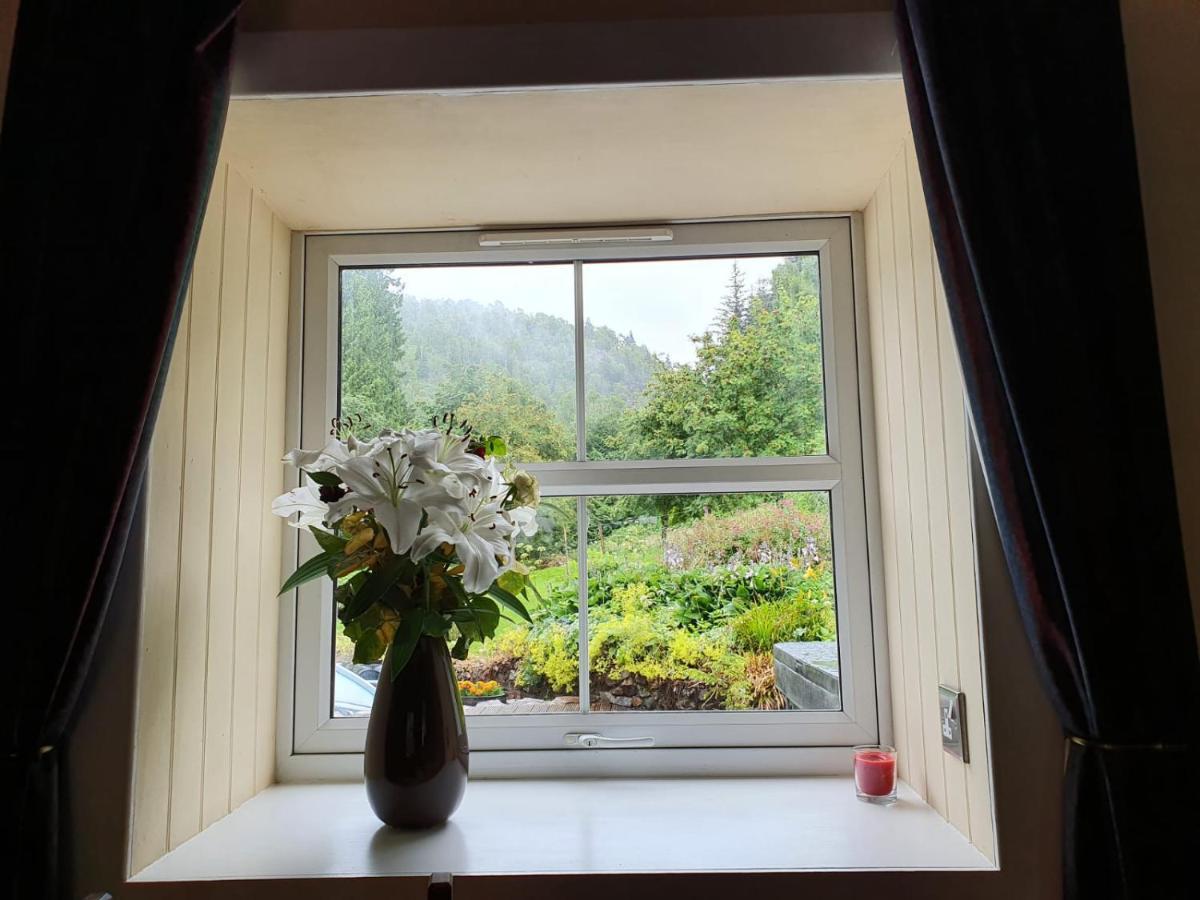 Foresters Lodge bed&breakfast, near loch ness Inverfarigaig Exteriör bild